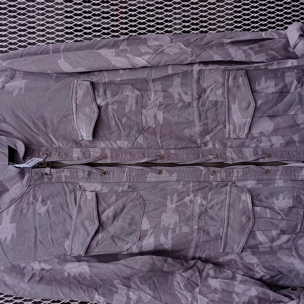 NWT Maurices Zippered Rayon Camo Thin Jacket Size L - Picture 4 of 11